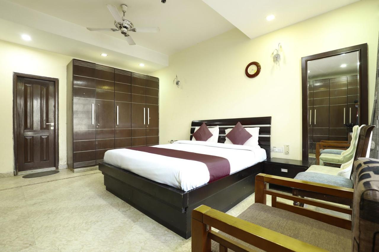 Hotel Livia Residency 뉴델리 외부 사진