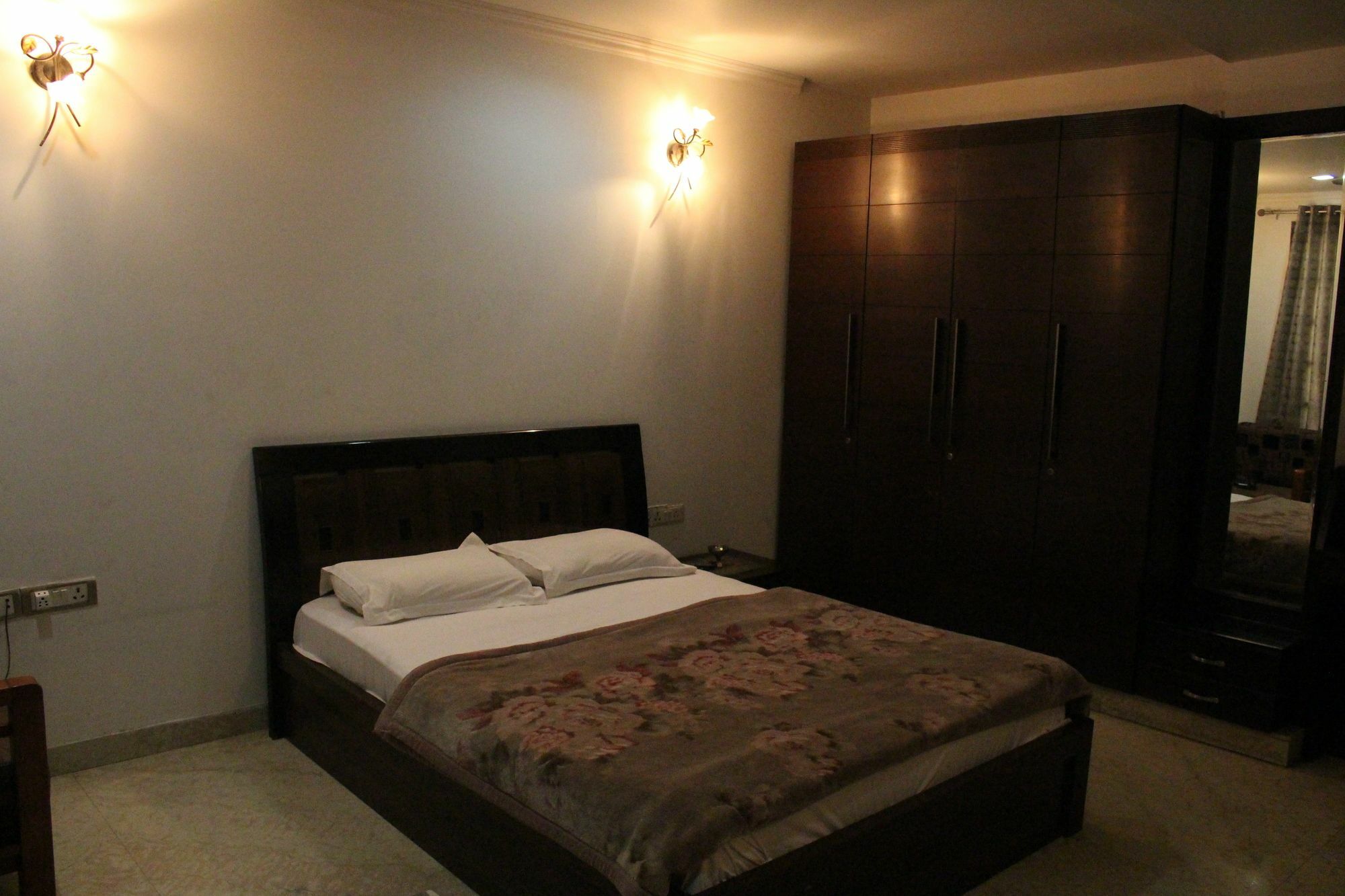 Hotel Livia Residency 뉴델리 외부 사진