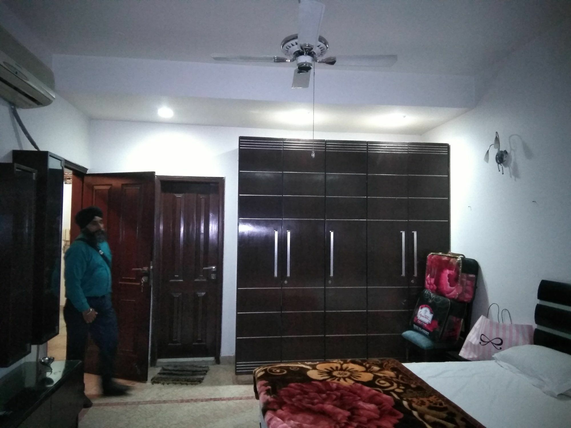 Hotel Livia Residency 뉴델리 외부 사진